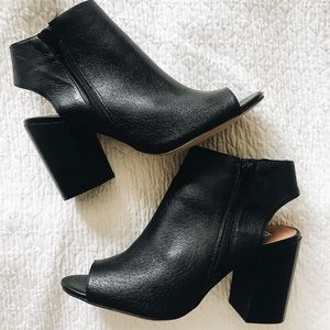 NEW Steve Madden Black Peep Shoe Heels Size 8